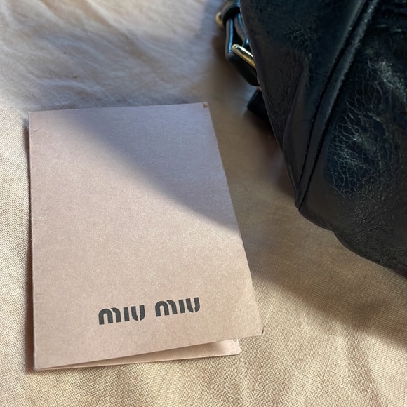 Miu Miu Bow Vitello Bag in Black w/ gold hardware - Picture 11 of 15